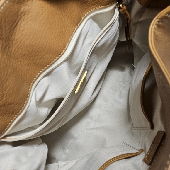 Jane Bolinger 15"x17"x5" Tan Leather Shoulder Bag Purse Gold Hardware Very Clean - Picture 10 of 16